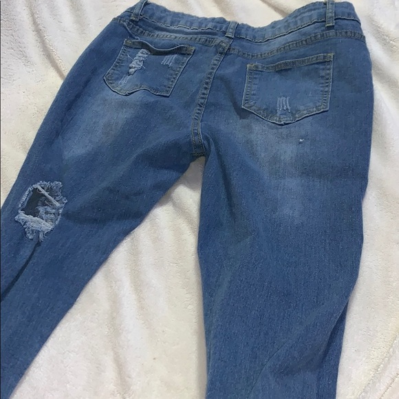 Ripped Jeans - Picture 2 of 3